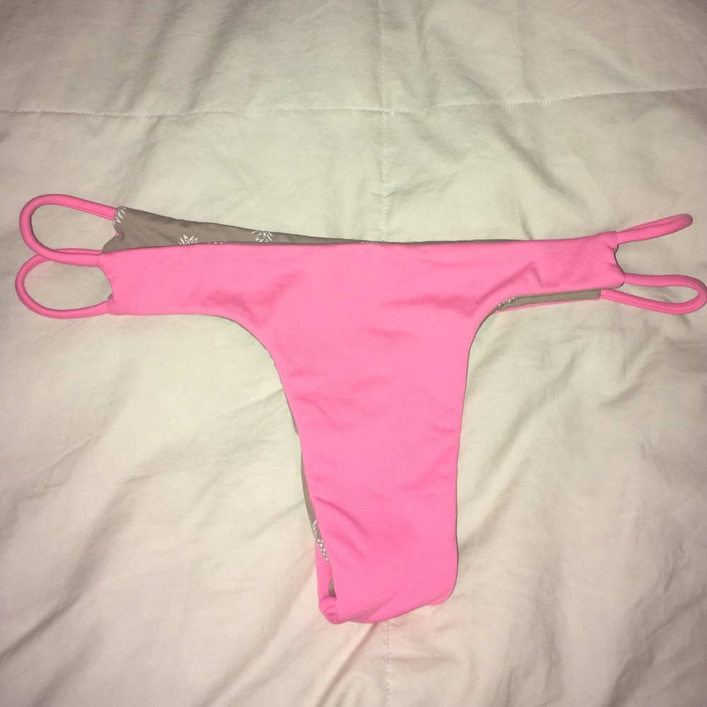 MAKE OFFERS!! Midori Bikinis Pink Lily Bottoms