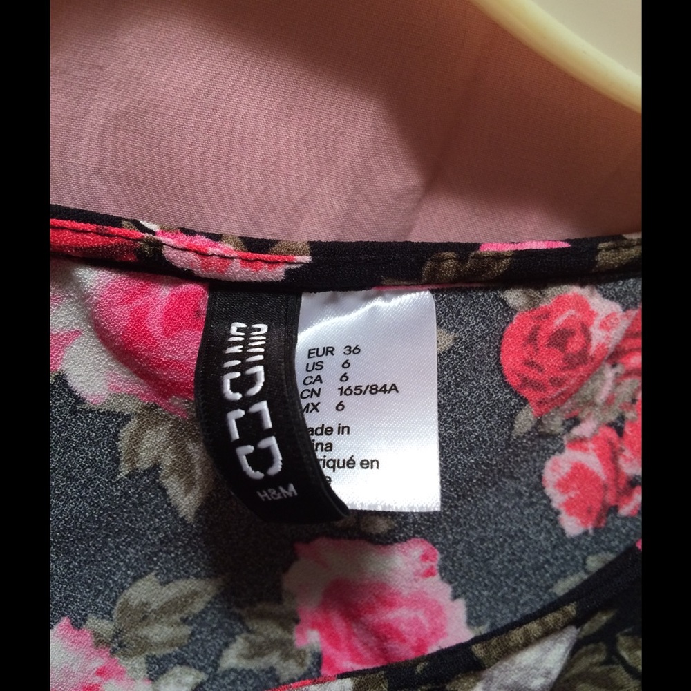 Dress - Picture 4 of 4
