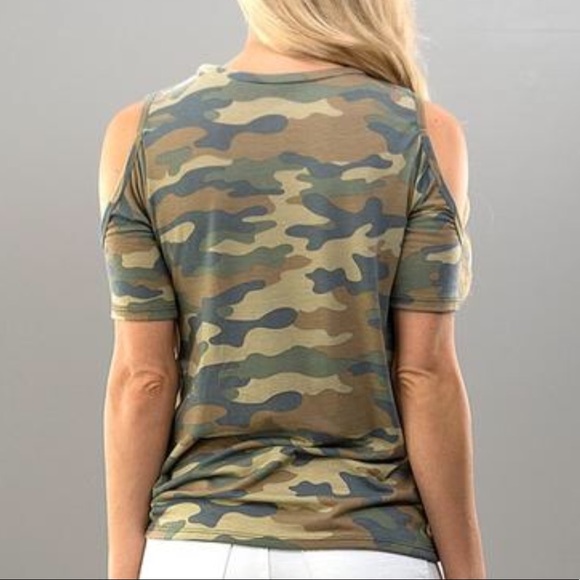 ❗️LAST ONE❗️Camo Peek a boo twist tie front top || - Picture 2 of 2