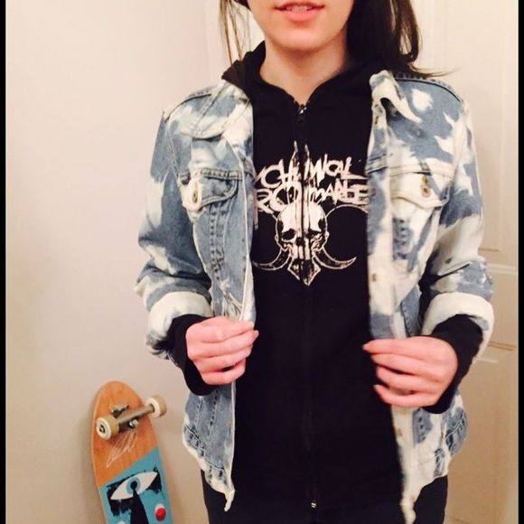 Light Blue Cloud Wash Denim Jean Jacket! - Picture 7 of 10