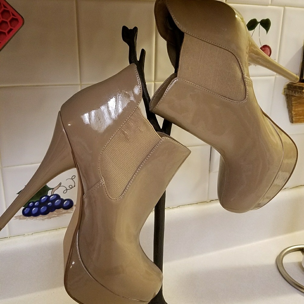Steve Madden P-Raven High Heels