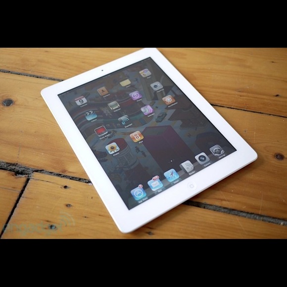 White iPad 2 16gb. Gently used! - Picture 1 of 1