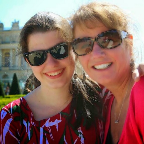 Meet your Posher, Marissa - Picture 1 of 1