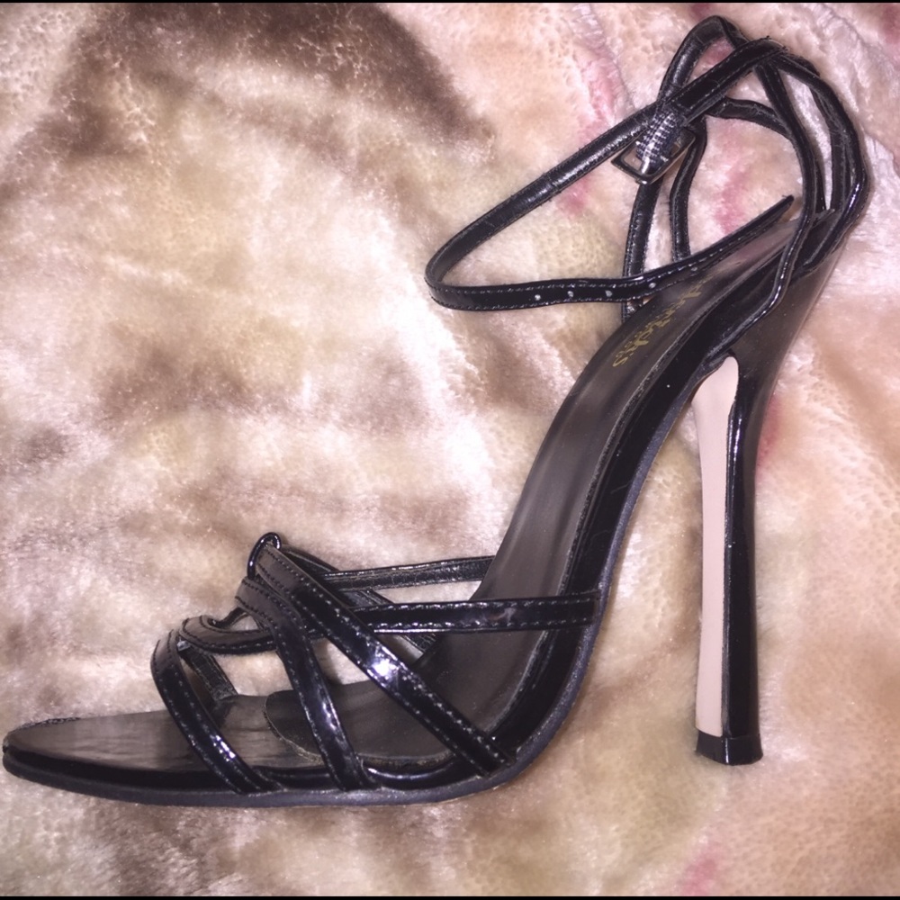 Black strappy 5" heels