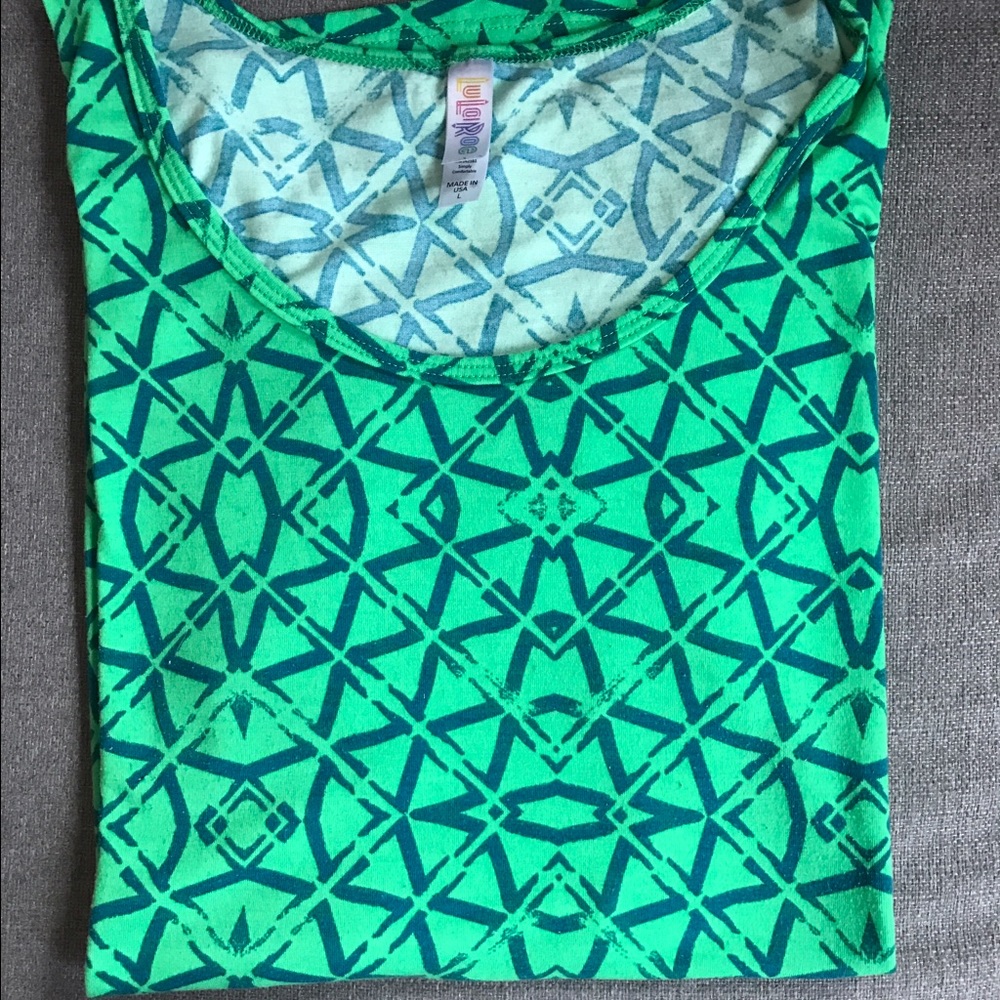 Lularoe Classic Tee