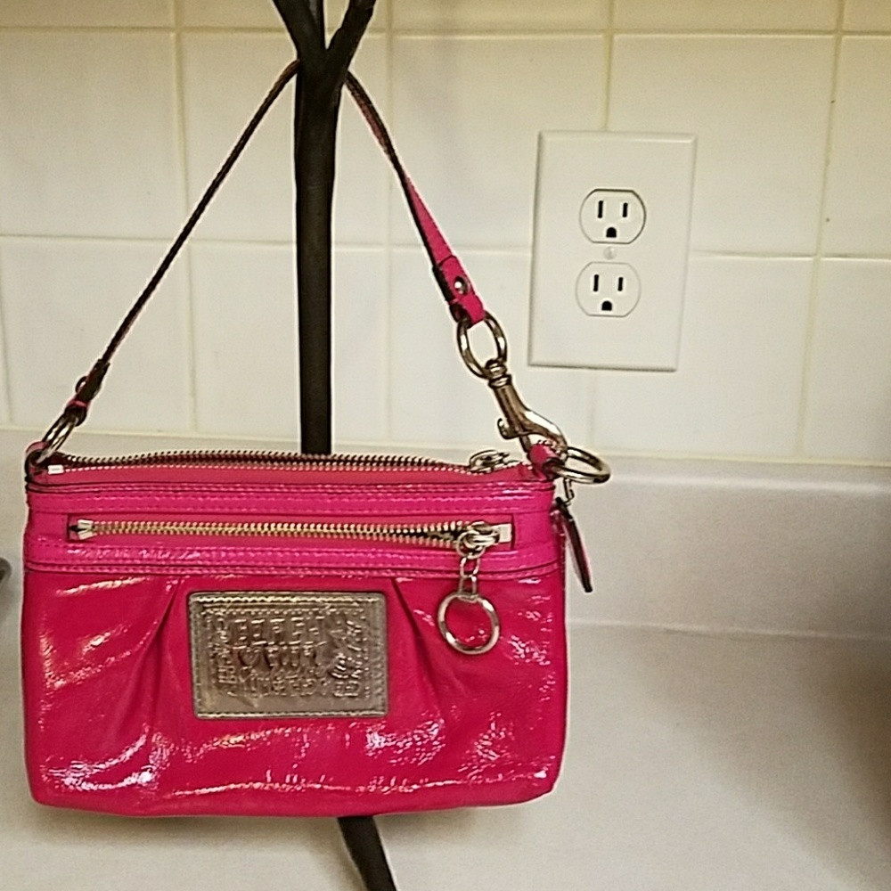 Coach Poppy Wristlet Rarely Used