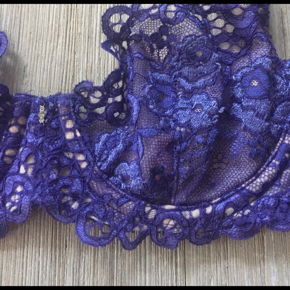 New! 32A Victoria's Secret unlined bra - Picture 3 of 4