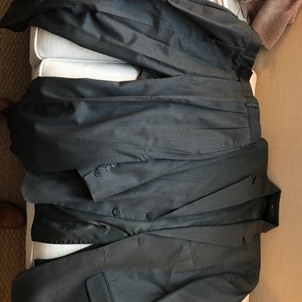 Men's Light Charcoal Suit Coat 41L Pants 33/32