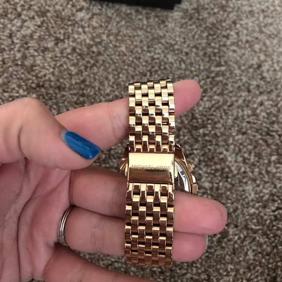 Rose gold Michael Kors watch - Picture 3 of 6
