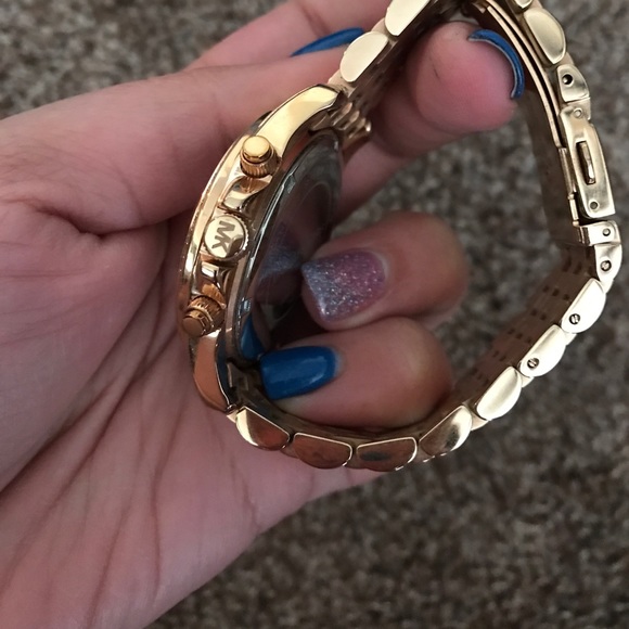 Rose gold Michael Kors watch - Picture 4 of 6