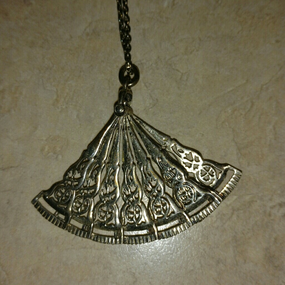 Sterling silver vintage fan necklace