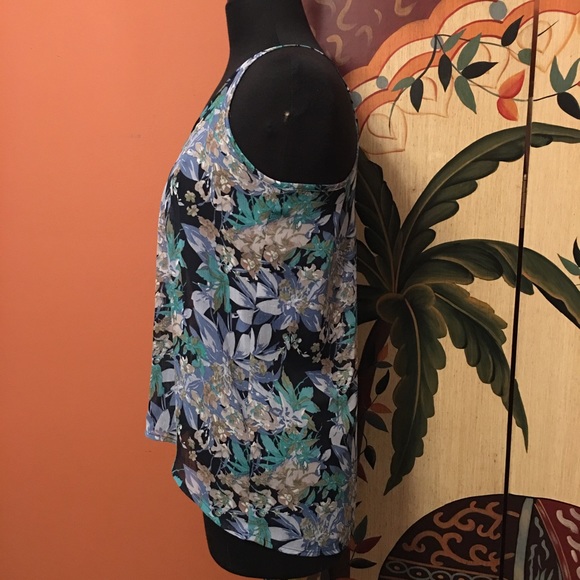 Express Flowy Floral Cami Tank - Picture 2 of 5