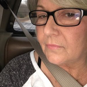 Meet your Posher, Debra