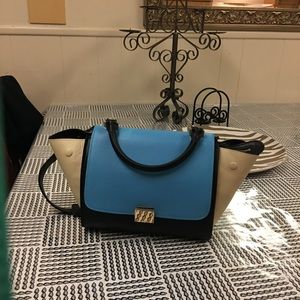 Trapez bag traded for @iluvbrandnames