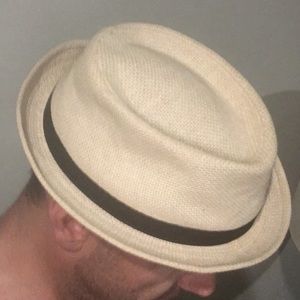 URBAN OUTFITTERS - Men's Hat M/L