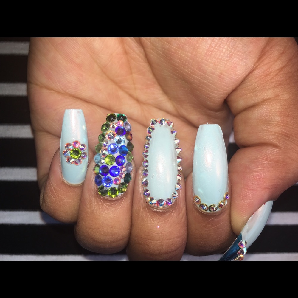 Medium 10 piece press on nails