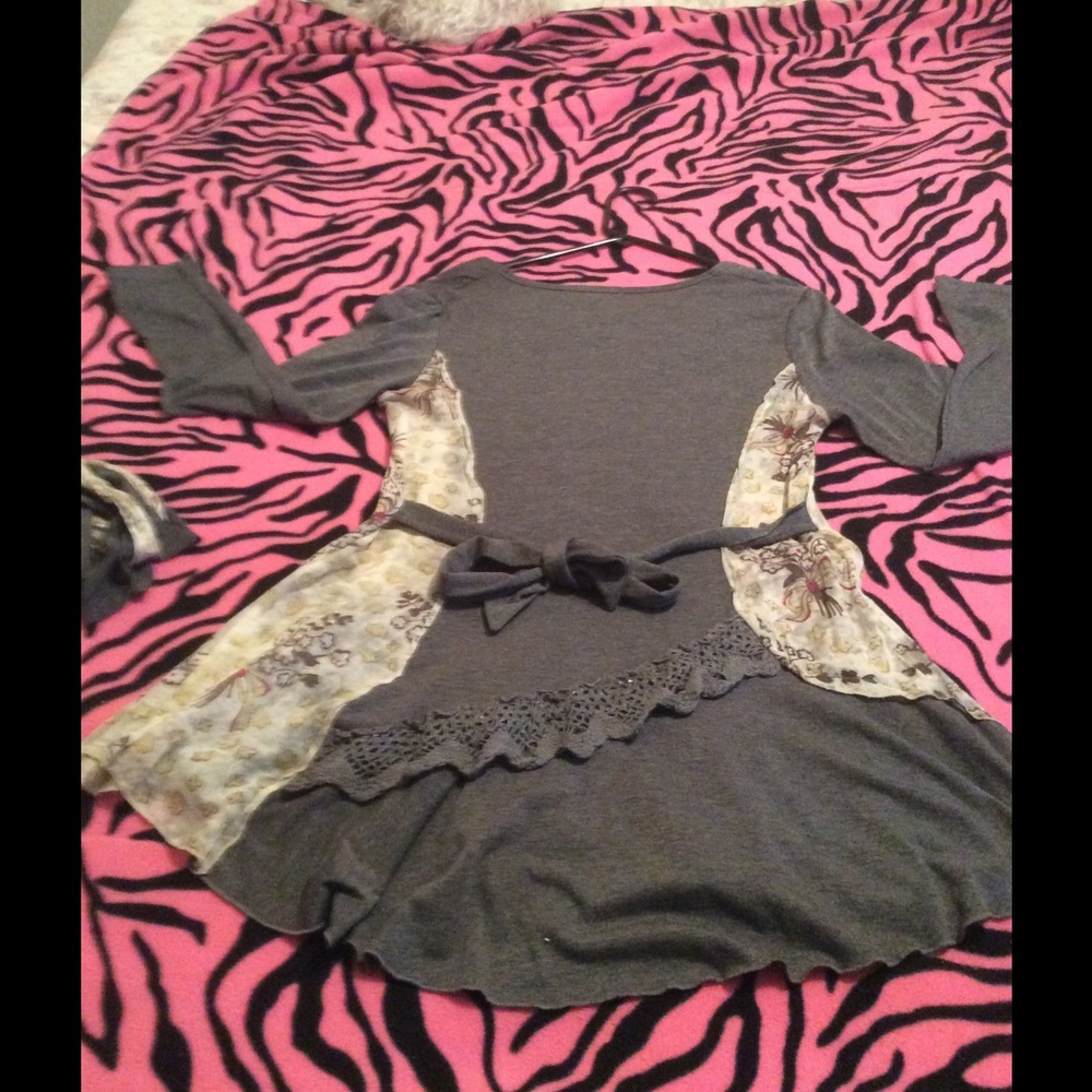 Tunic - Picture 2 of 3