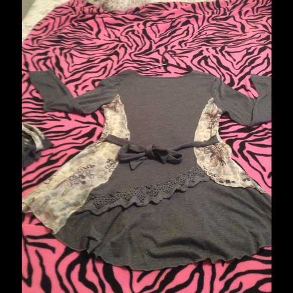 Tunic - Picture 2 of 3