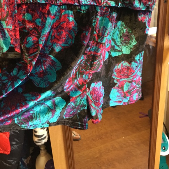 Velvet romper - Picture 4 of 4