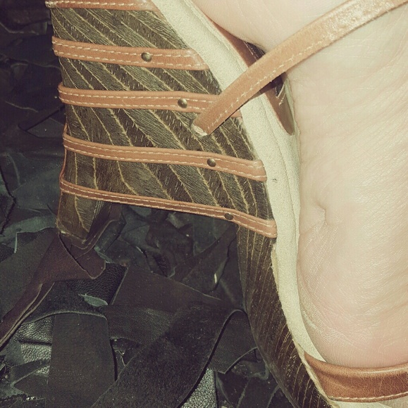 Shoes - Picture 2 of 3