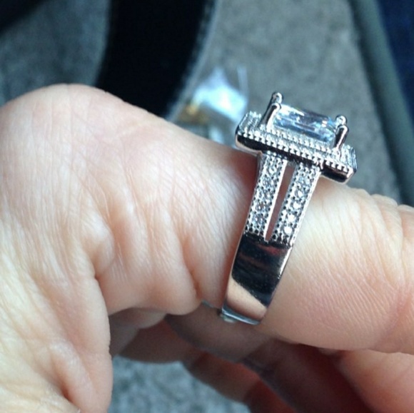 NWOT Square Cz Engagement Ring Size 6 - Picture 3 of 4