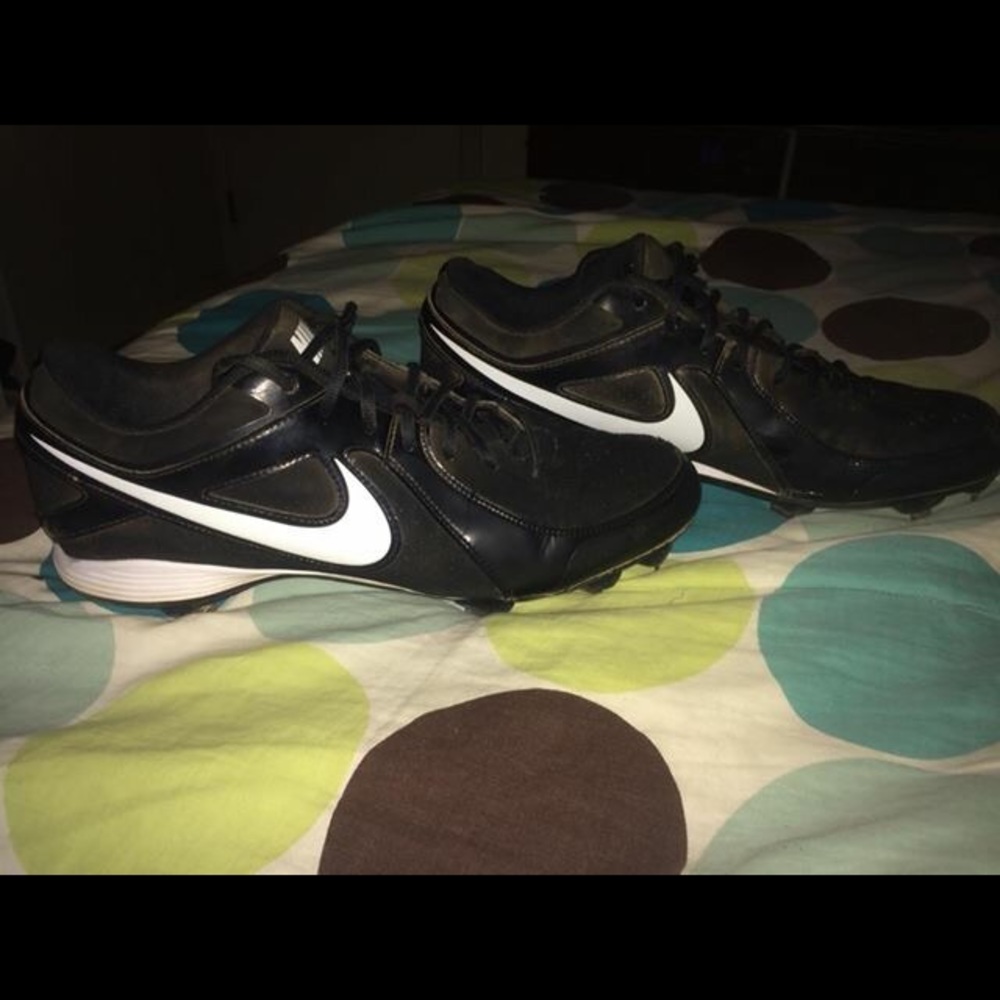 Mvp strike baseball cleats
