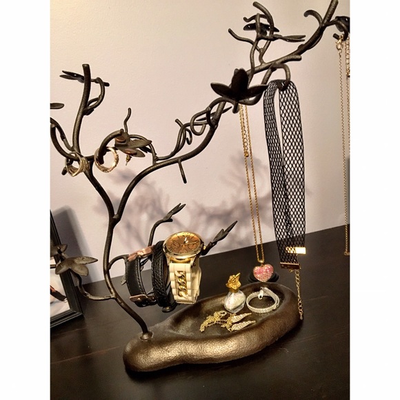 Jewelry - 🎀 Tree Inspired Jewelry Stand 🎀