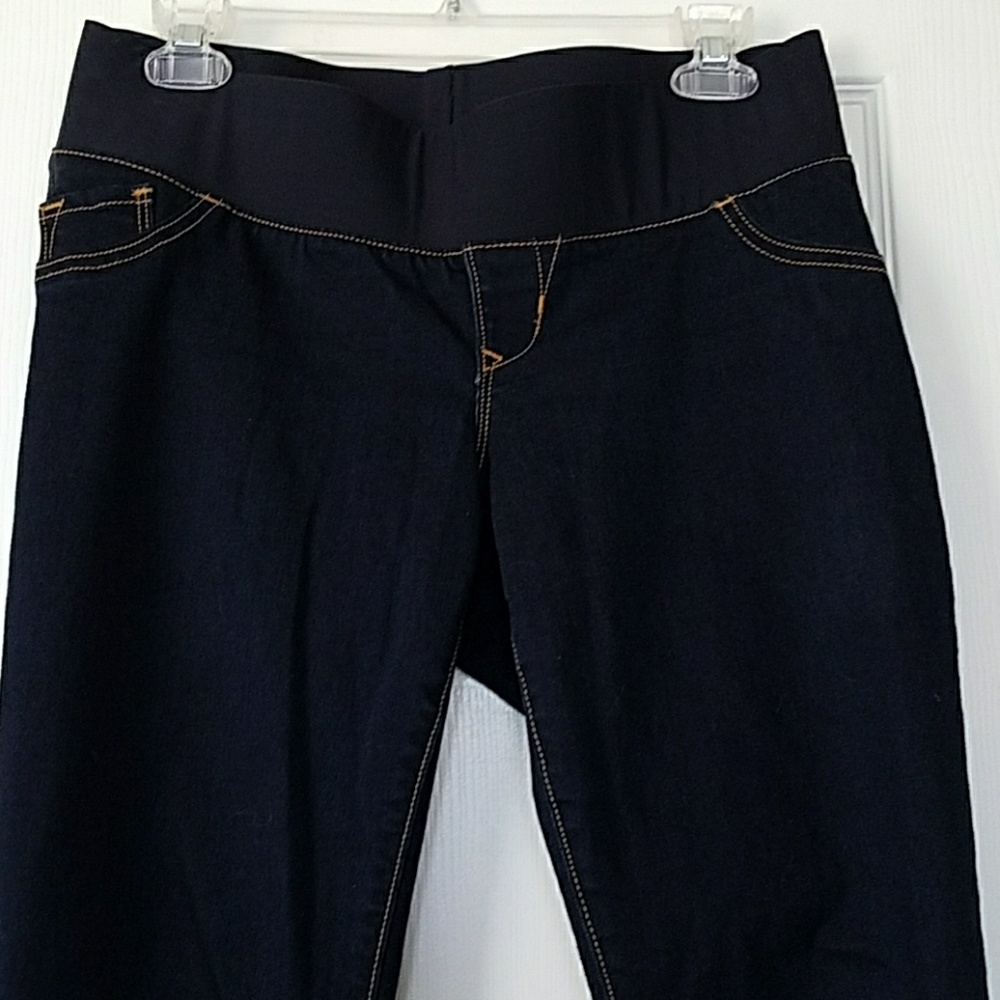 EUC Old Navy skinny maternity jeans, size 4