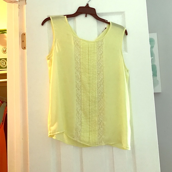 Wide shoulder tank top - Picture 1 of 2