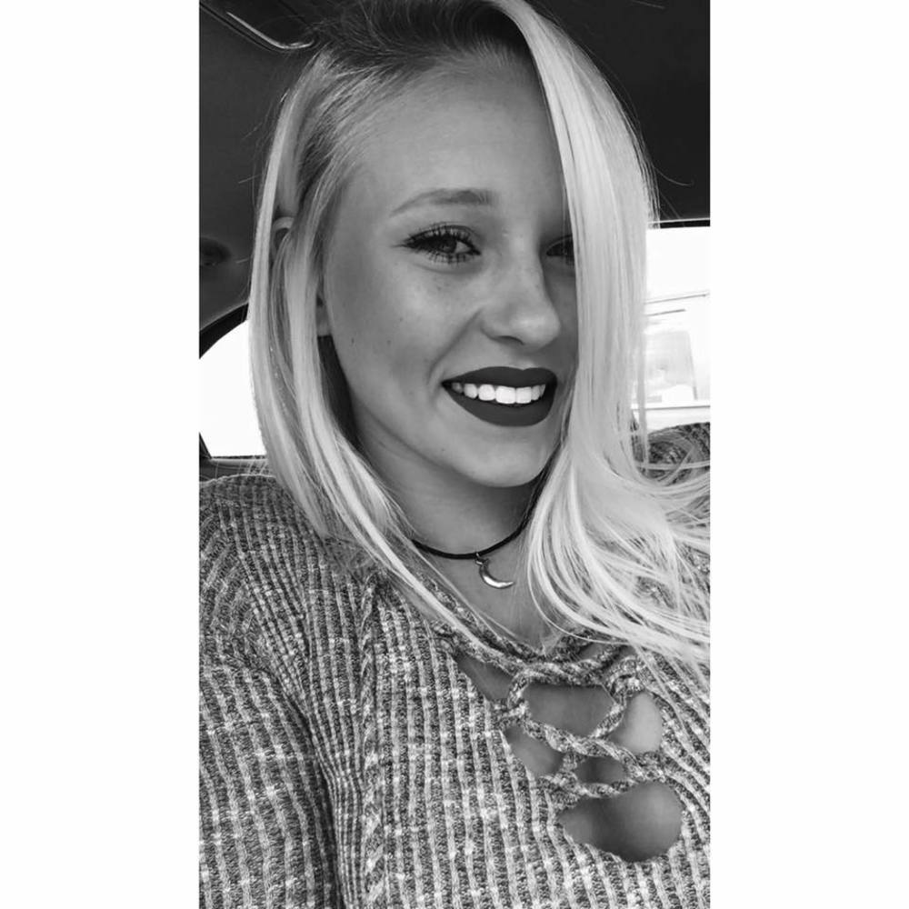 Meet your Posher, Alexis