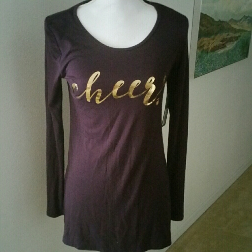 XS Cheers  Burgundy Gold Long sleeve Top