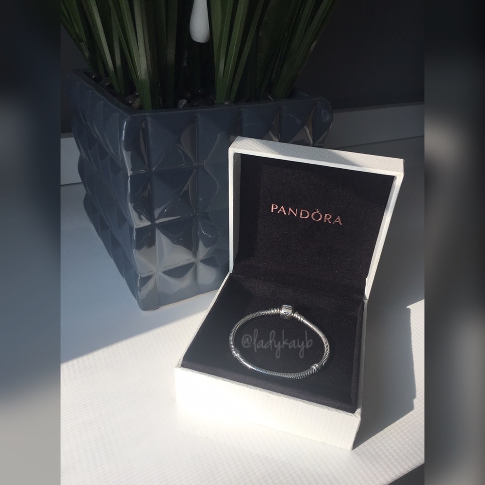 Pandora Bracelet (Child's) ✖️SOLD ON LℇTGO✖️