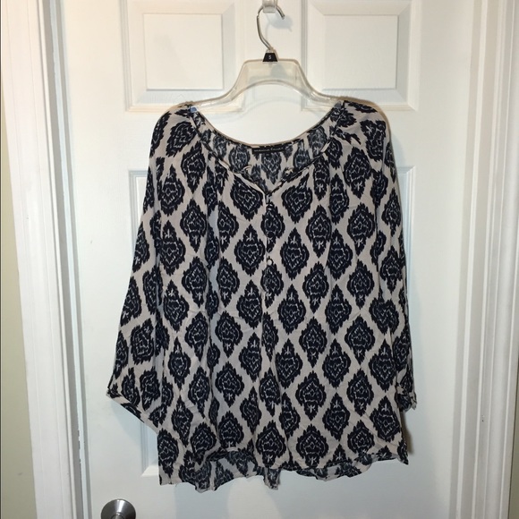 Tops - Cute patterned blouse
