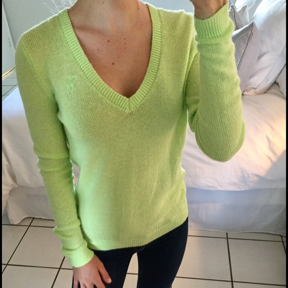 Abercrombie & Fitch XS Lime Green V-Neck Sweater