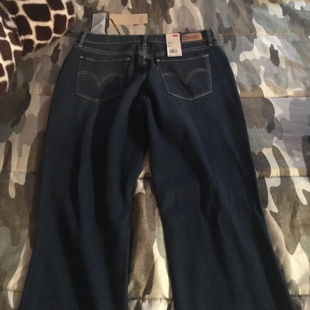 New women's Levi's