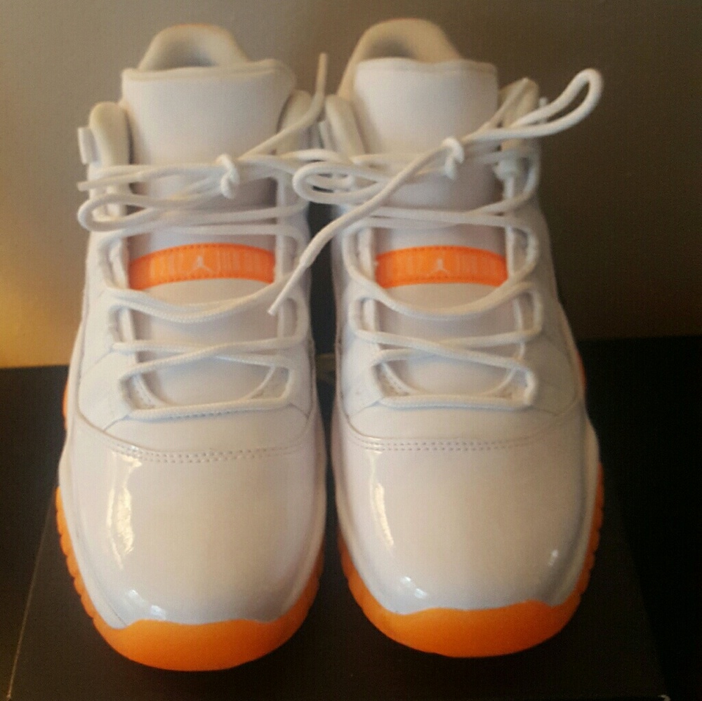 Air Jordan 11 Retro Low