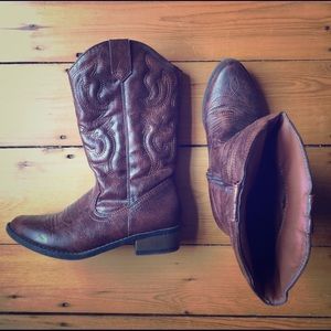 Faux leather coffee cowboy boots w/ zip