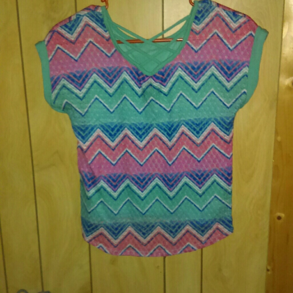 Super cute top pink blue and geen