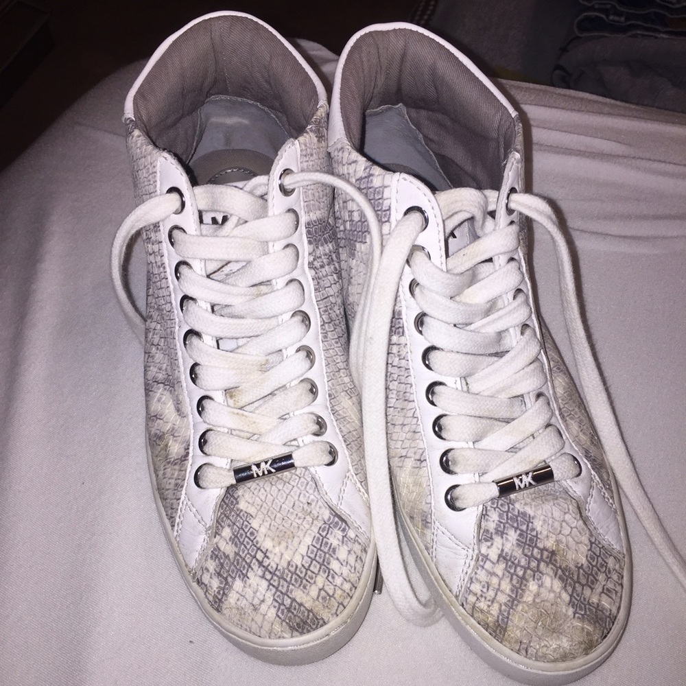 don't wear them as much anymore! - Picture 2 of 4