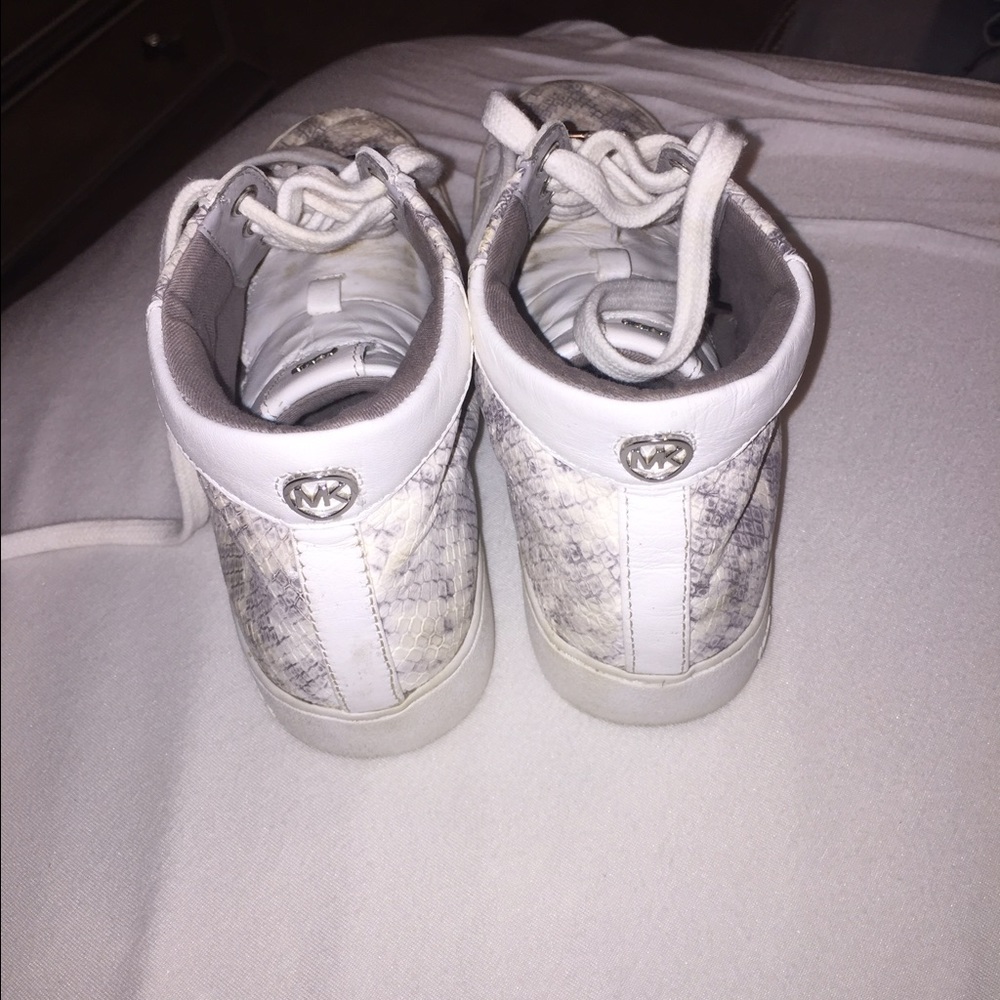 don't wear them as much anymore! - Picture 3 of 4