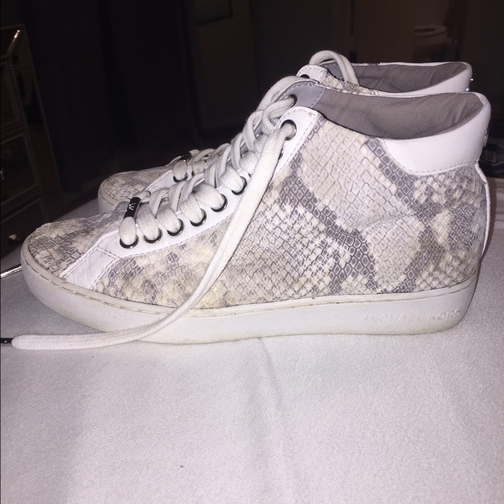 don't wear them as much anymore! - Picture 4 of 4