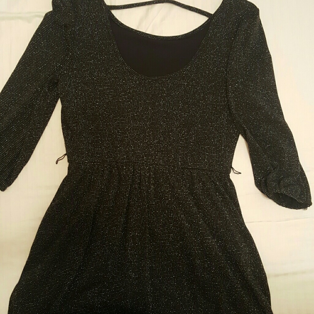 Black sparkly dress with pockets!