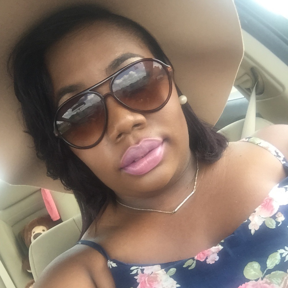 Meet your Posher, Roni