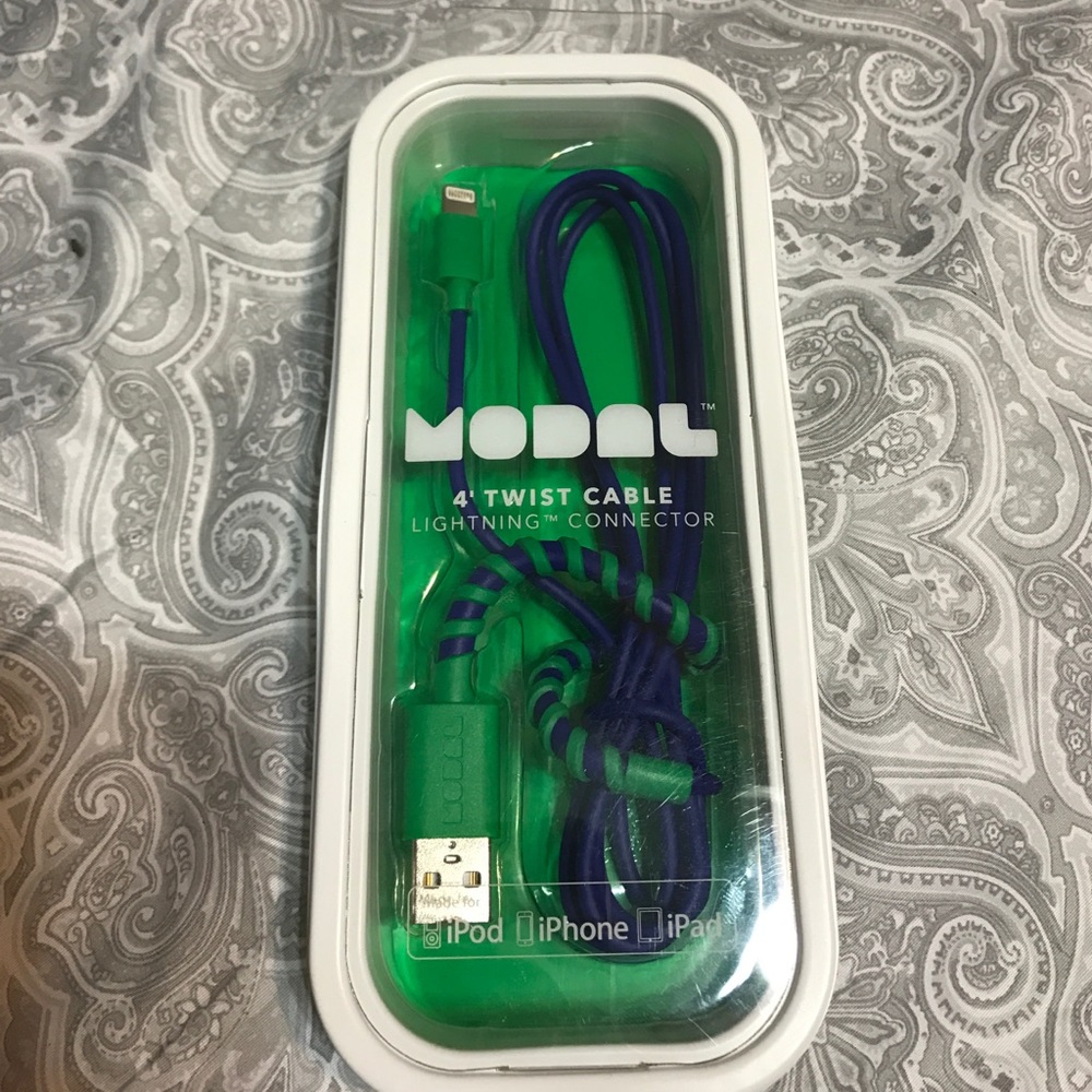iPhone charger lightning
