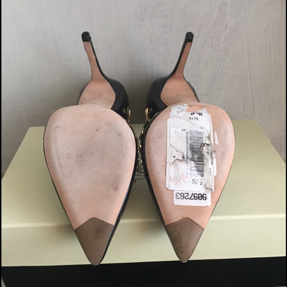 Rachel Roy 'Rraria' Black Pumps - Picture 7 of 7