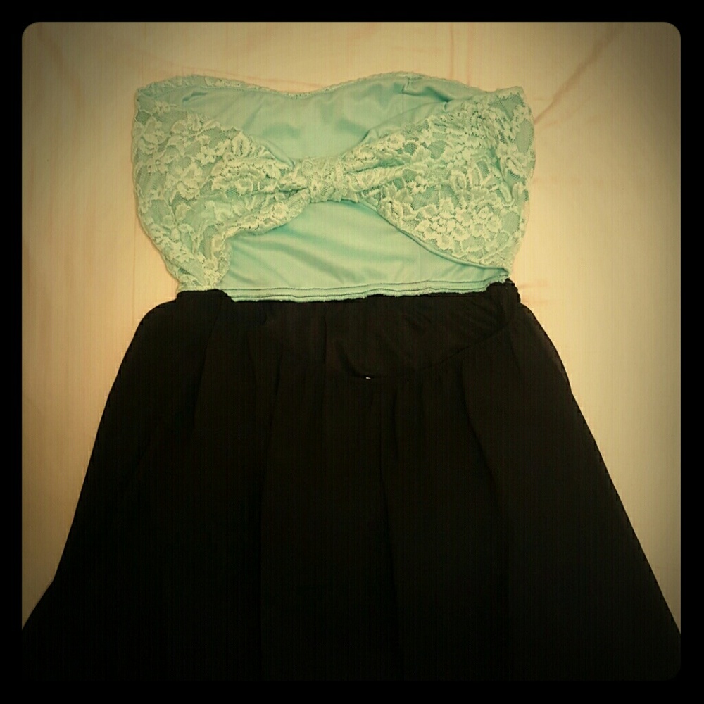 Backless cocktail dress