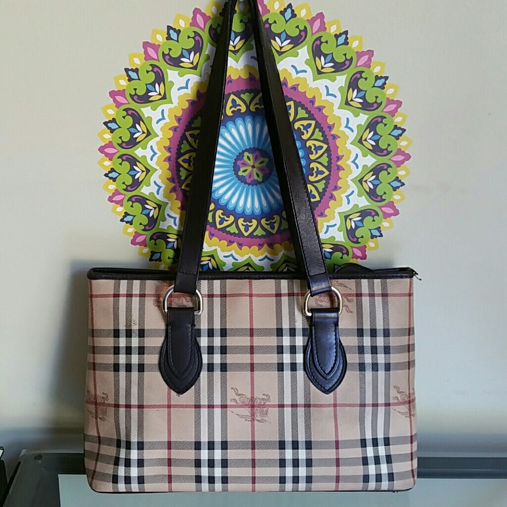 Authentic Burberry tote - Picture 1 of 8