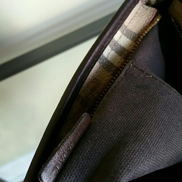 Authentic Burberry tote - Picture 6 of 8