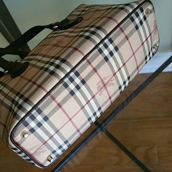 Authentic Burberry tote - Picture 3 of 8