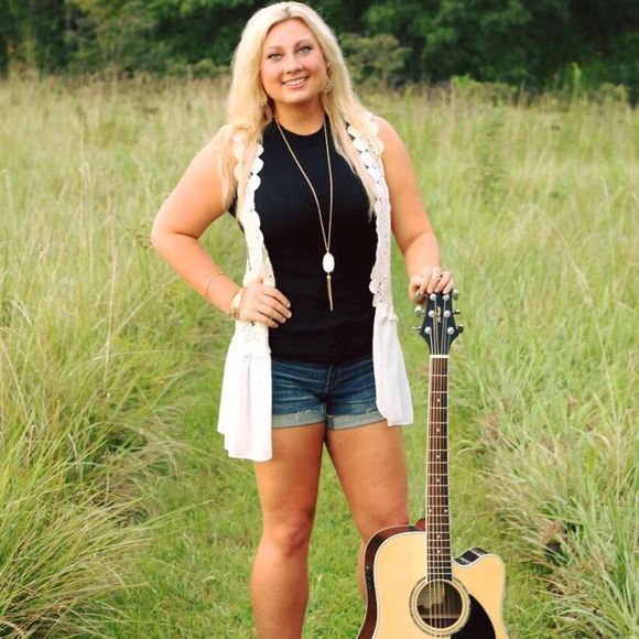 Meet your Posher, Brooke - Picture 1 of 1